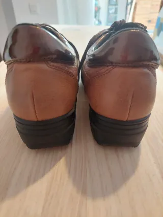 Zapatos mujer marrones con cremallera