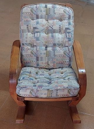 Sillón balancín madera maciza