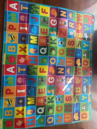 Alfombra de juegos infantil con diseño de ciudad