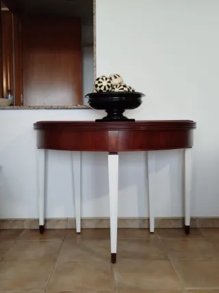 Mesa de comedor plegable media luna
