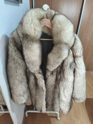 Abrigo piel zorro beige y gris