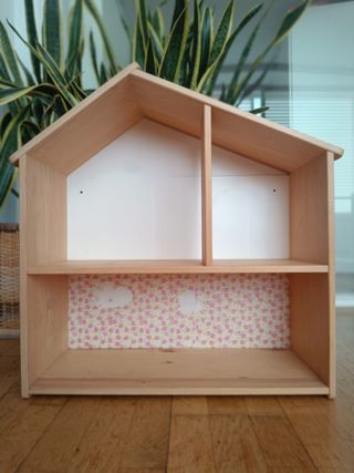 Casa de muñecas de madera