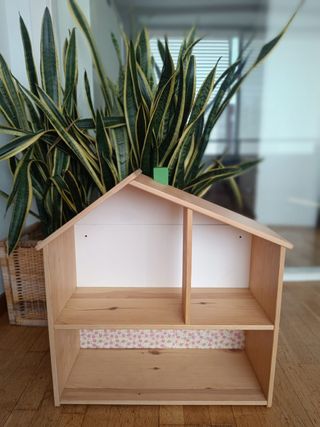 Casa de muñecas de madera