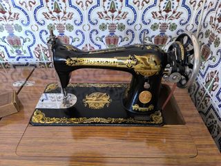 Máquina de coser Singer antigua