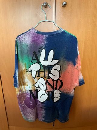 Camiseta Bershka Multicolor Graffiti
