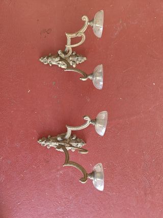 Aplique de pared dorado con tulipas de cristal