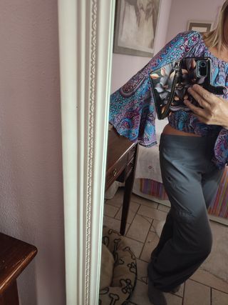 Top corto stampato manica a campana