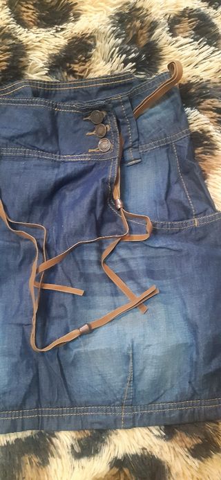Minifalda vaquera Talla M. Inside.