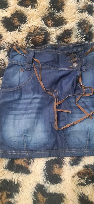 Minifalda vaquera Talla M. Inside.
