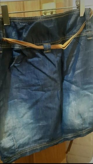 Minifalda vaquera Talla M. Inside.