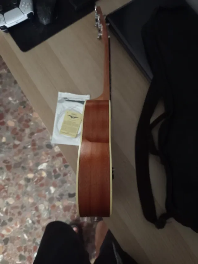 Ukulele soprano Egmond con cover e corde