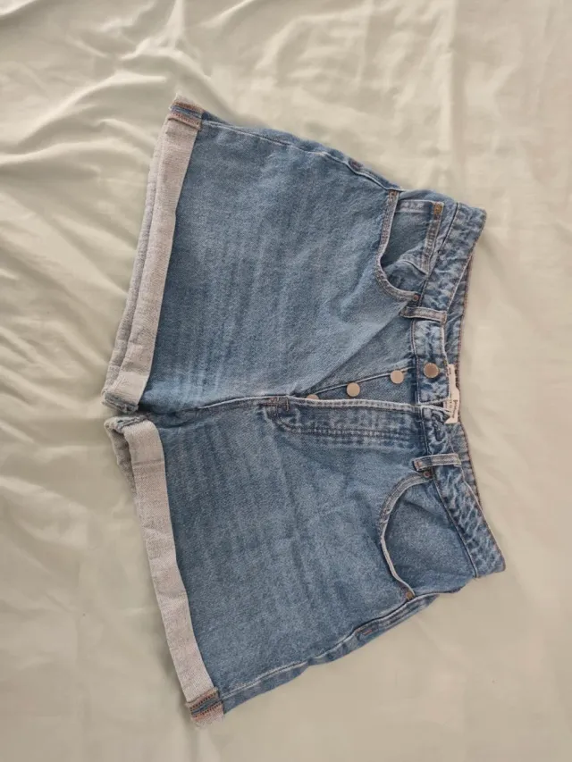 Pantalón corto vaquero Mom Stradivarius Talla 42
