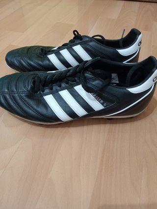 Botas de fútbol Adidas Kaiser Negras
Talla 42
