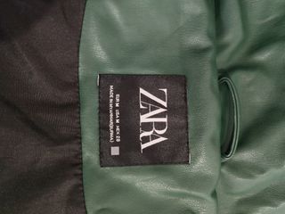 Chaqueta Zara verde acolchada