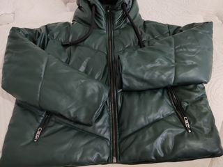 Chaqueta Zara verde acolchada