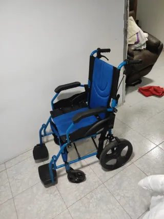 Silla de Ruedas Plegable Azul