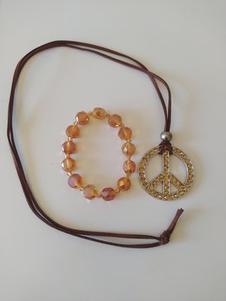 Collar y pulsera con símbolo de la paz