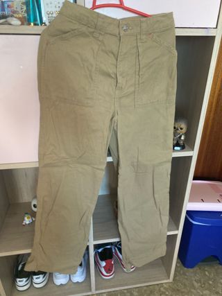 Pantalones H&M anchos beige