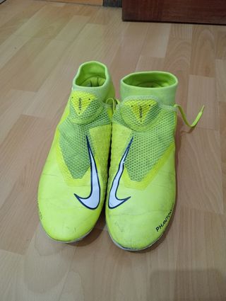 Botas de fútbol Nike Phantom Vision
Talla 44

