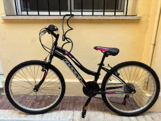 Bicicleta infantil B-PRO negra y rosa
