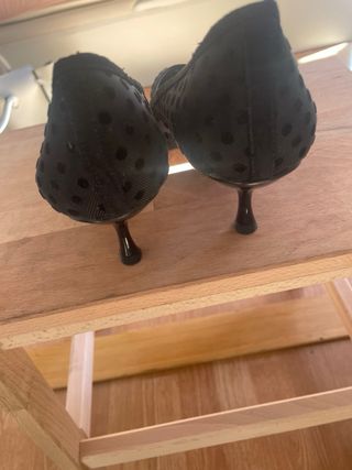 Zapatos de tacón Zara lunares negros talla 38