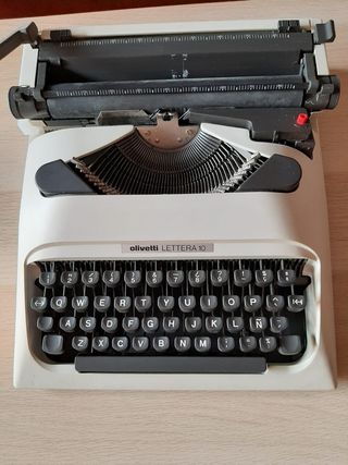 Máquina de escribir Olivetti Lettera 10