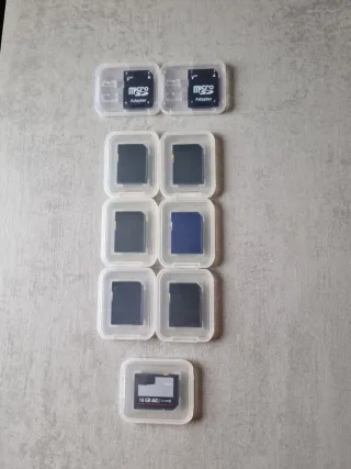 Tarjetas SD y adaptadores micro.