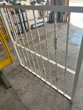 Reja de hierro blanca