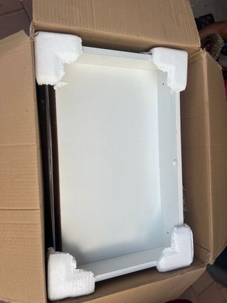 Mueble de aseo blanco