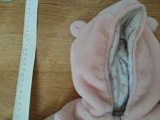 Buzo para bebé rosa con capucha. 0-1 mes