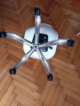 Silla de escritorio con ruedas, regulable