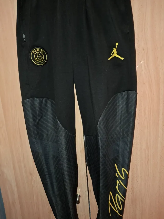Chándal PSG Jordan Negro/Dorado