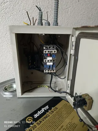 Armario de control eléctrico