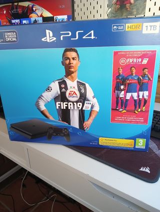 PS4 Slim 1TB Negra + Mando + FIFA 19