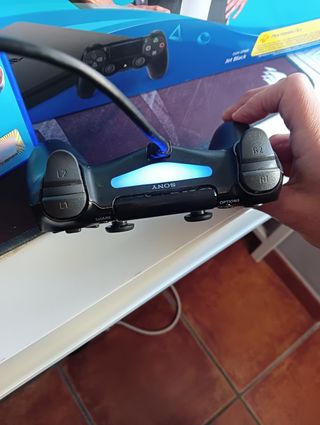 PS4 Slim 1TB Negra + Mando + FIFA 19