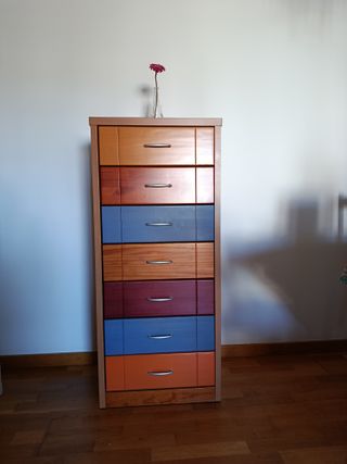 Cassettiera in pino colorato