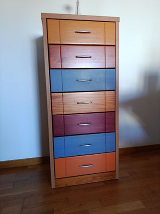 Cassettiera in pino colorato