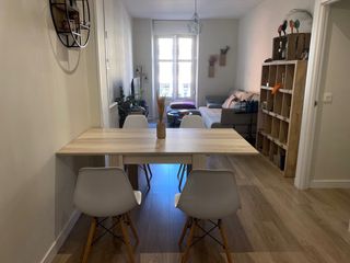Mesa de comedor extensible con 4 sillas