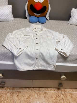 Camisa vaquera blanca Zara