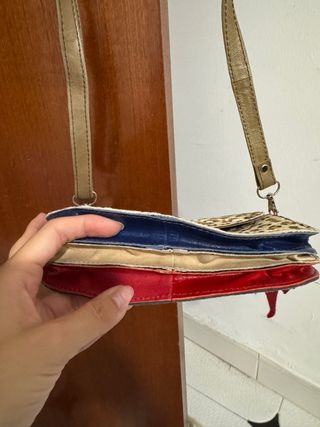 Bolso de piel hecho a mano
