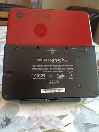 edicion limitada Nintendo DSi XL Roja