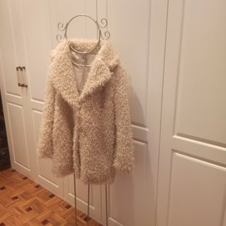 Abrigo pelito Bershka beige