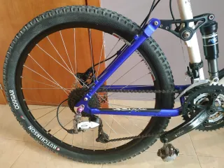 Bicicleta de Montaña kona M mejorada f.hidraulicos