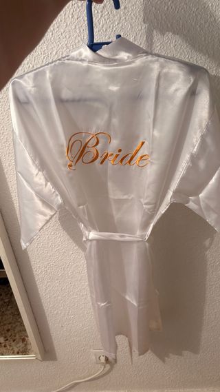 Bata Novia Talla Única Blanca y Dorada