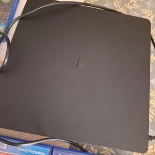 Consola PS4 Negra + 7 Juegos