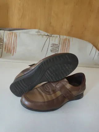 Zapatos de piel marrones mujer