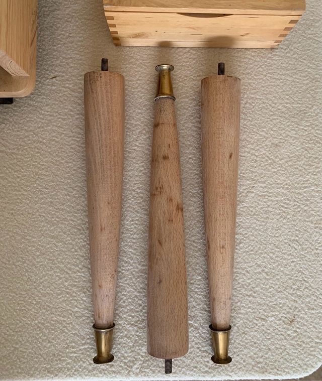3 Patas de madera cónicas vintage