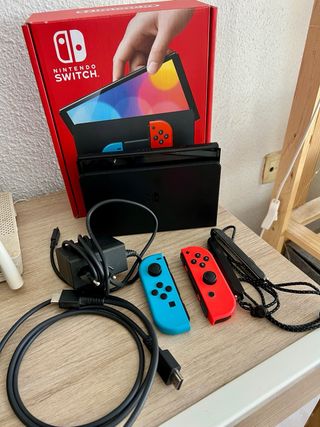 Nintendo Switch OLED Original + 2 juegos 