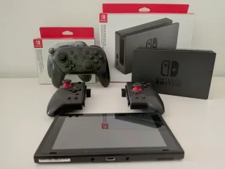 Nintendo Switch + juegos y accesorios