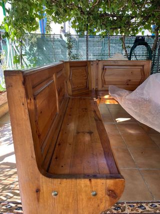 Parcela con patio y jardín.